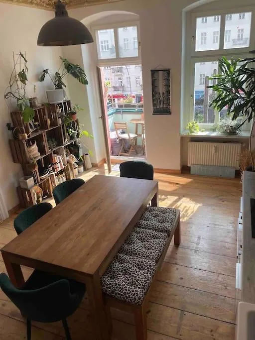 Enjoy Prenzlauer Berg At Its Best - Bright, Spacious, Ideally Located On 60M2 For 2 People