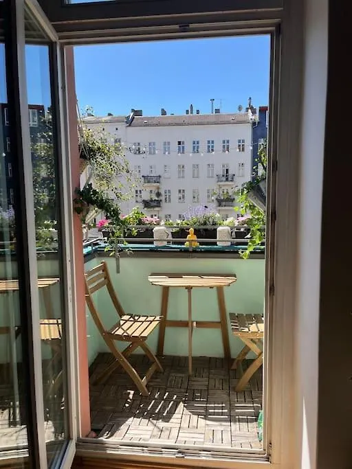 Enjoy Prenzlauer Berg At Its Best - Bright, Spacious, Ideally Located On 60M2 For 2 People 0*, Berlín Německo